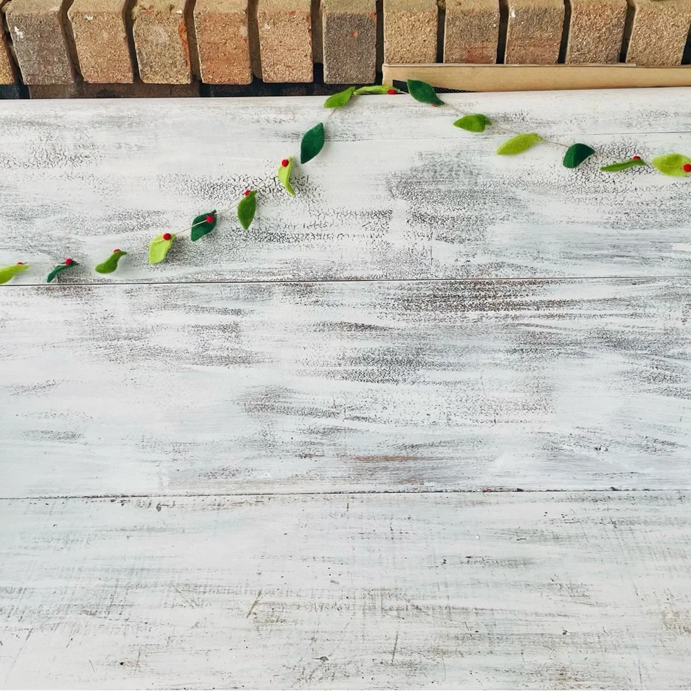 *Berry Leaves Felt Garland